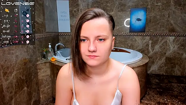 MelindaTin online show from 10, 10, 2025