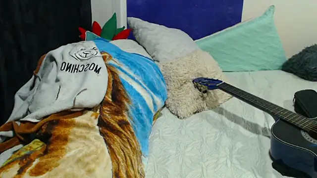 Ixchel Anaid online show from 19, 10, 2025