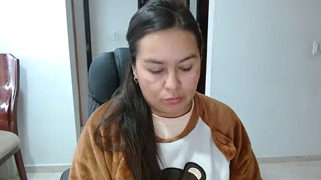 Ixchel Anaid online show from 2, 12, 2025