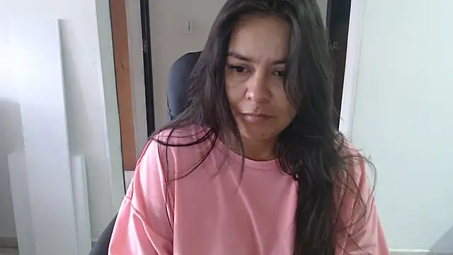 Ixchel Anaid online show from 5, 10, 2025