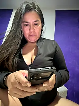 Ixchel Anaid online show from 19, 11, 2025