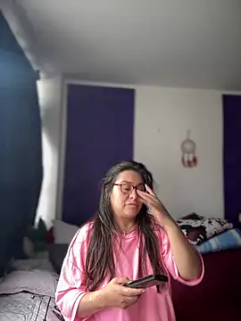 Ixchel Anaid online show from 4, 10, 2025