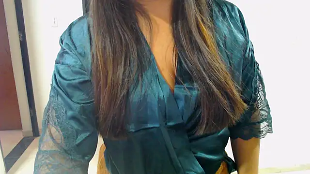 Ixchel Anaid online show from 28, 9, 2025