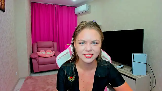 Strawberrye online show from 2, 3, 2026