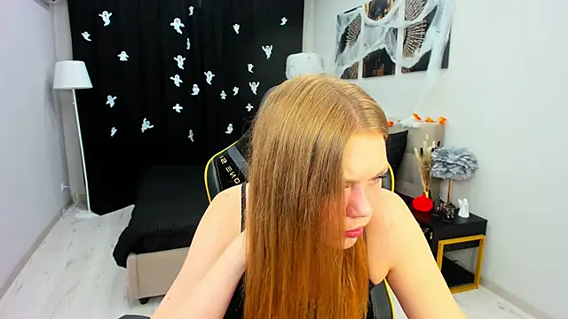 Strawberrye online show from 28, 10, 2025