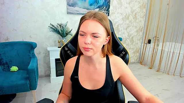 Strawberrye online show from 14, 4, 2026