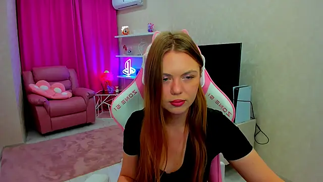 Strawberrye online show from 12, 11, 2025