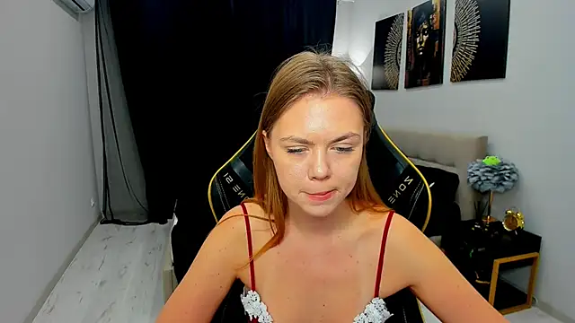 Strawberrye online show from 8, 4, 2026