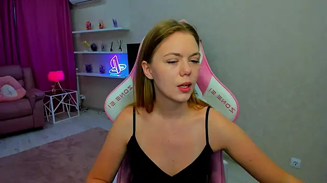 Strawberrye online show from 8, 5, 2026