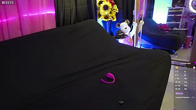 Rachellkors online show from 7, 10, 2025