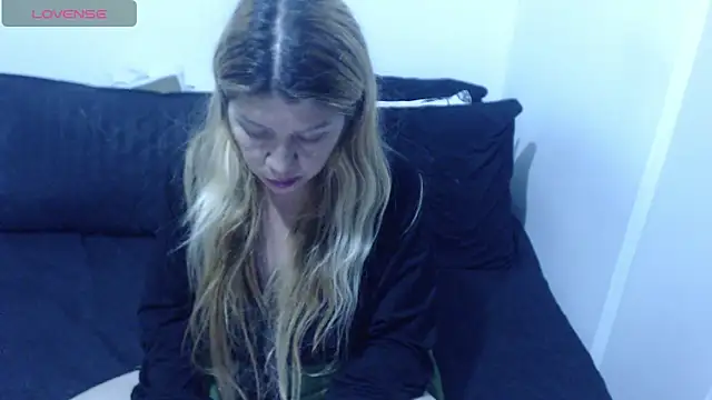 Dulce-Bella online show from 6, 10, 2025