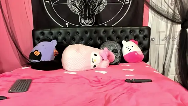 EVILYN online show from 28, 1, 2025