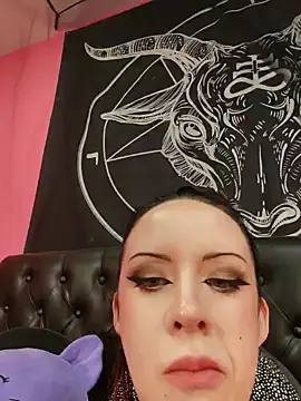 EVILYN online show from 15, 3, 2025