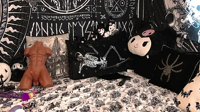 Snapshot of EVILYN chatting on 19, 2, 2026 EVILYN online show from 19, 2, 2026