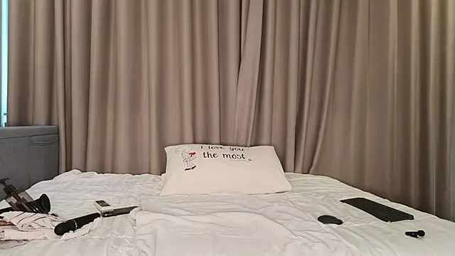 LucyNuty online show from 29, 10, 2025