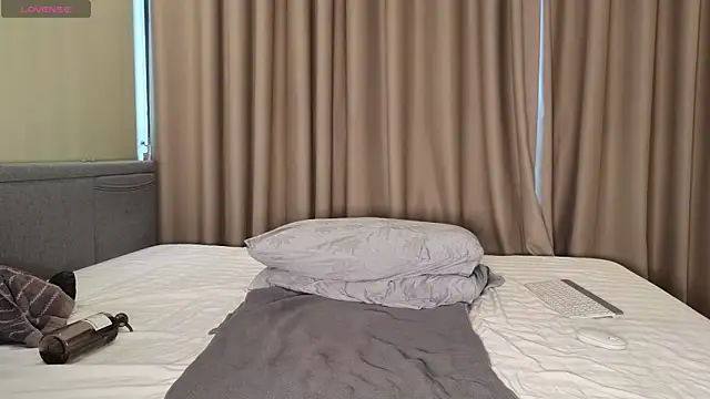 LucyNuty online show from 21, 3, 2025