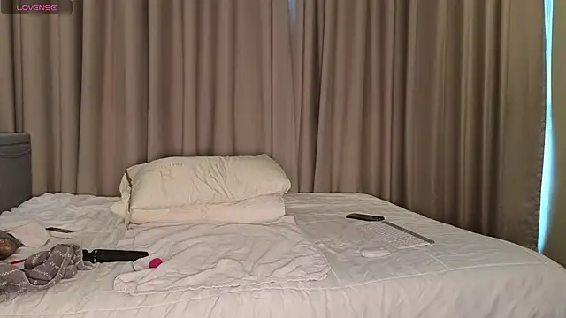 LucyNuty online show from 10, 10, 2025