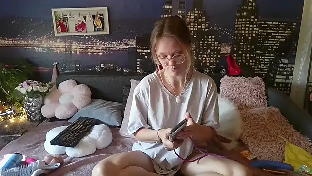 little-leni online show from 10, 3, 2025