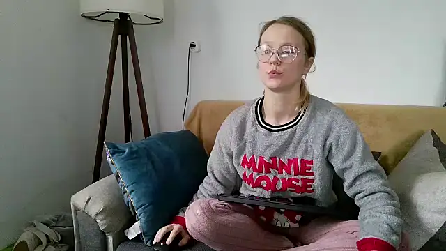 little-leni online show from 16, 12, 2025