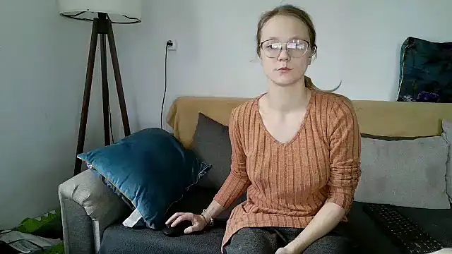 little-leni online show from 15, 12, 2025