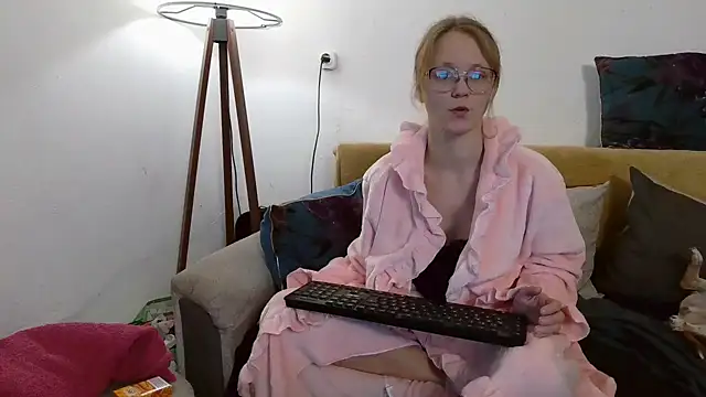 little-leni online show from 12, 11, 2025