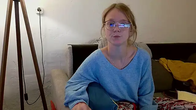 Snapshot of little-leni chatting on 29, 5, 2026 little-leni online show from 29, 5, 2026