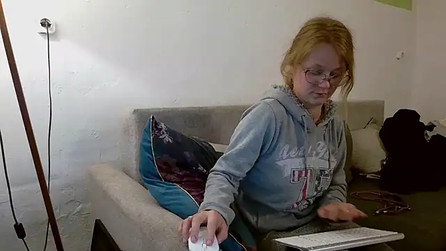 little-leni online show from 2, 5, 2026