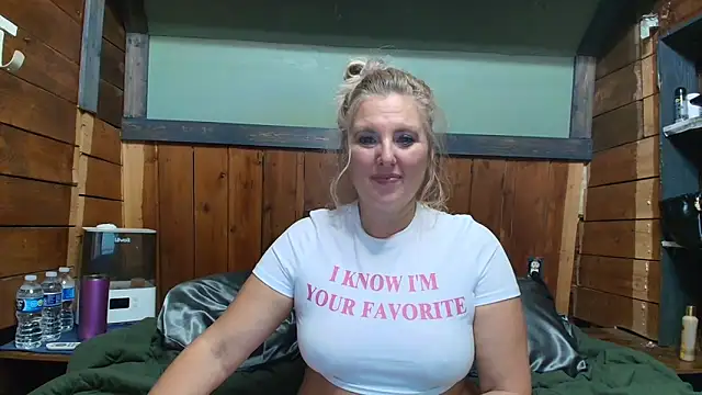 Snapshot of lisaxlovexxx chatting on 11, 3, 2026 lisaxlovexxx online show from 11, 3, 2026