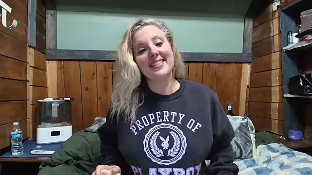 Snapshot of lisaxlovexxx chatting on 24, 3, 2026 lisaxlovexxx online show from 24, 3, 2026