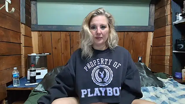 Snapshot of lisaxlovexxx chatting on 23, 3, 2026 lisaxlovexxx online show from 23, 3, 2026