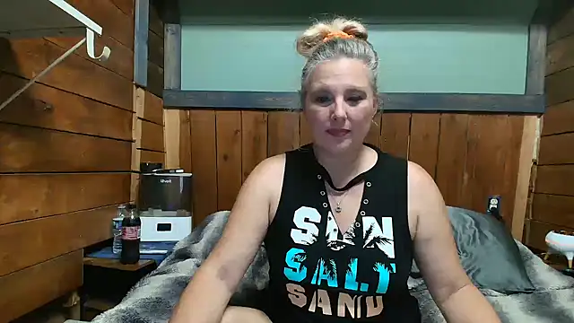 Snapshot of lisaxlovexxx chatting on 11, 6, 2026 lisaxlovexxx online show from 11, 6, 2026