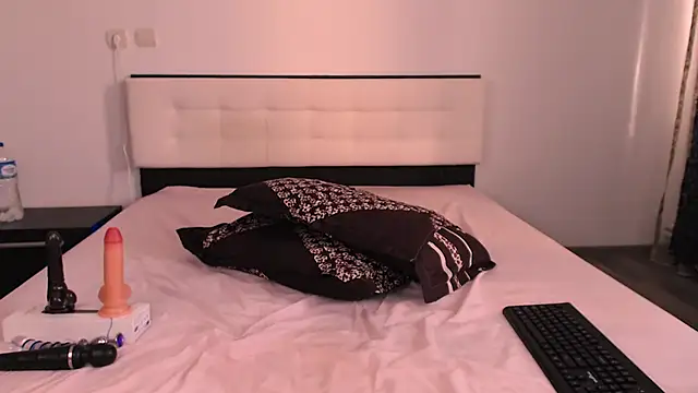 DaryanaRed08 online show from 25, 2, 2025