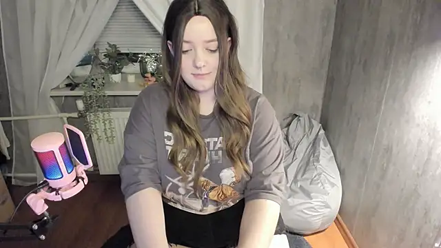 Snapshot of Sophia_Edwards chatting on 1, 2, 2025 Sophia Edwards online show from 1, 2, 2025