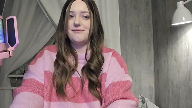 Snapshot of Sophia_Edwards chatting on 8, 12, 2024 Sophia Edwards online show from 8, 12, 2024