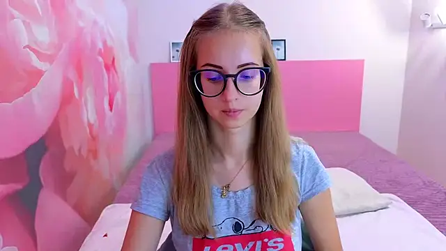 AliceAdams online show from 19, 9, 2025