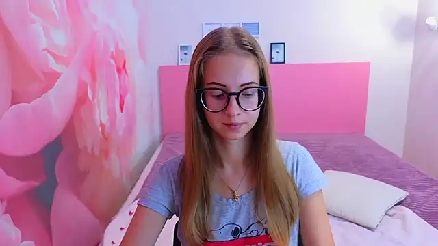 AliceAdams online show from 5, 10, 2025