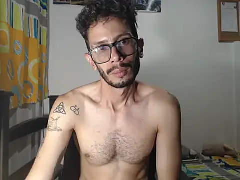 Snapshot of alisterxxx chatting on 30, 6, 2026 alisterxxx online show from 30, 6, 2026