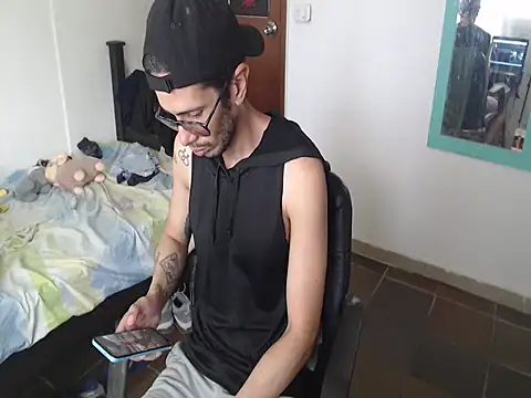 alisterxxx online show from 14, 4, 2026