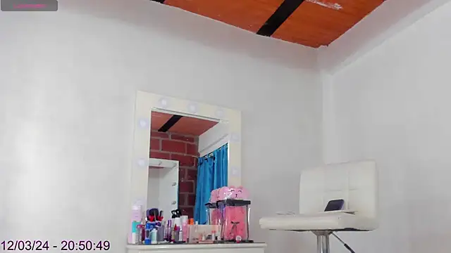 emily hornett online show from 4, 12, 2024