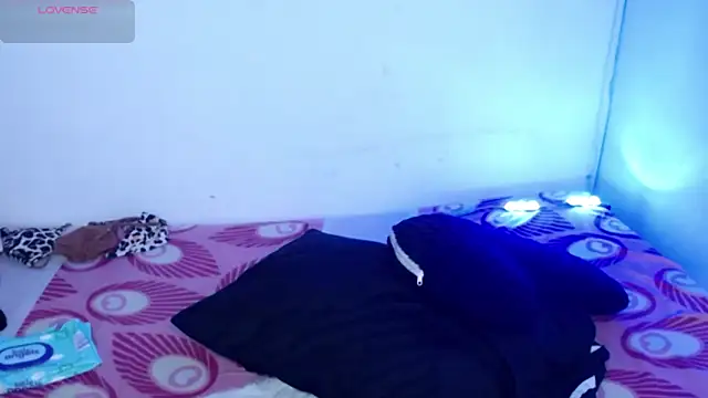 ninatiny online show from 2, 7, 2026