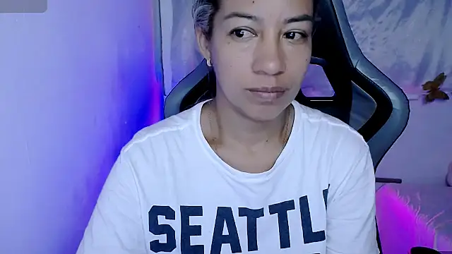 ninatiny online show from 7, 11, 2025