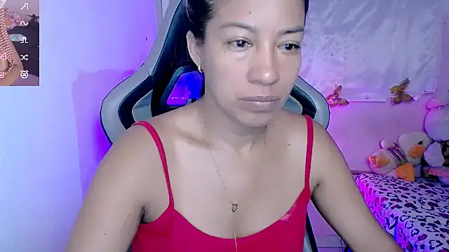 ninatiny online show from 19, 9, 2025