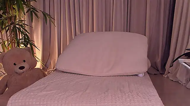 Snapshot of daisyd001 chatting on 11, 11, 2025 daisyd001 online show from 11, 11, 2025