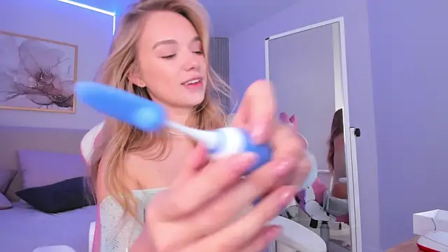 VirginChloe online show from 7, 11, 2025