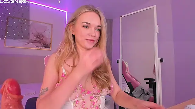 VirginChloe online show from 25, 2, 2025