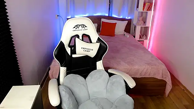 Kira honeyy online show from 23, 1, 2025