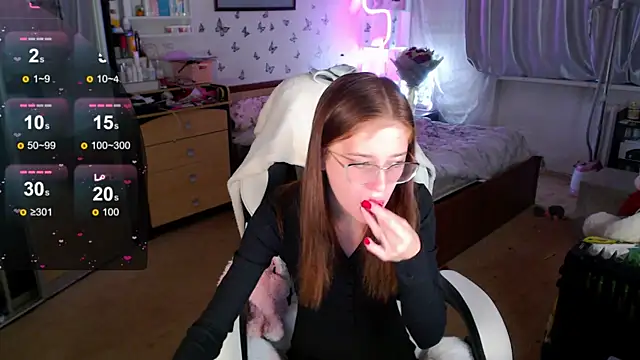 Kira honeyy online show from 9, 10, 2025