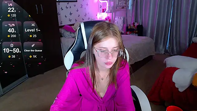 Snapshot of Kira_honeyy chatting on 5, 4, 2026 Kira honeyy online show from 5, 4, 2026