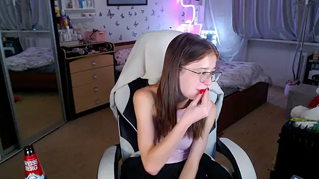 Kira honeyy online show from 8, 10, 2025