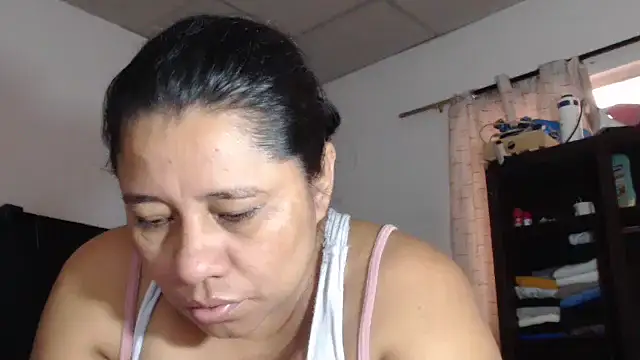 adrixxx38 online show from 14, 2, 2026